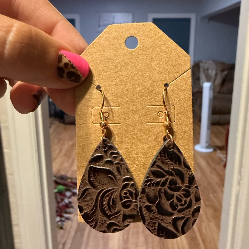 Elegant Brown Floral Earrings